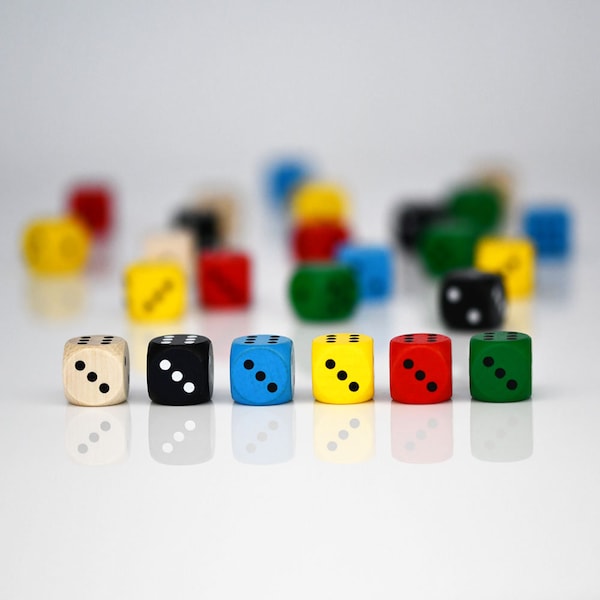 Black/Natural/Red/Yellow/Green Solid Wooden Dice Size 16mm