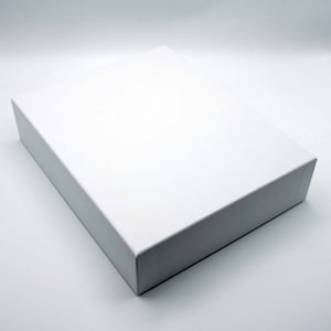Caja de juegos grande, tamaño A4, color blanco pesado, 2,7 pulgadas de profundidad, brillante/mate
