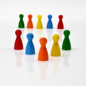 Standard PAWN/HALMA matt finish 25 mm 63/64 tum [5 färger] Träpoäng till brädspel