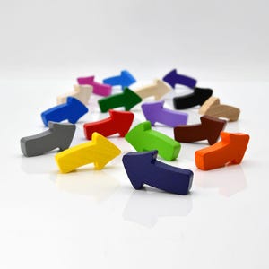 Dynamische pijl 37 x 22 x 8 mm [18 kleuren] houten penning voor bordspellen