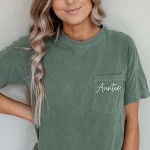 Auntie Pocket Shirt Aunt Gift Auntie Established Shirt Aunt Shirt Christmas Gift Aunt Gift for Sister Pregnancy Announcement Shirt mom Shirt
