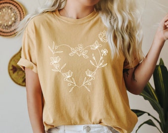 Comfort Colors Flower Heart Shirt, Flower Shirts, Aesthetic Wildflower Shirt, Botanical Floral, Minimalist Shirts for Women, Botanical Shirt