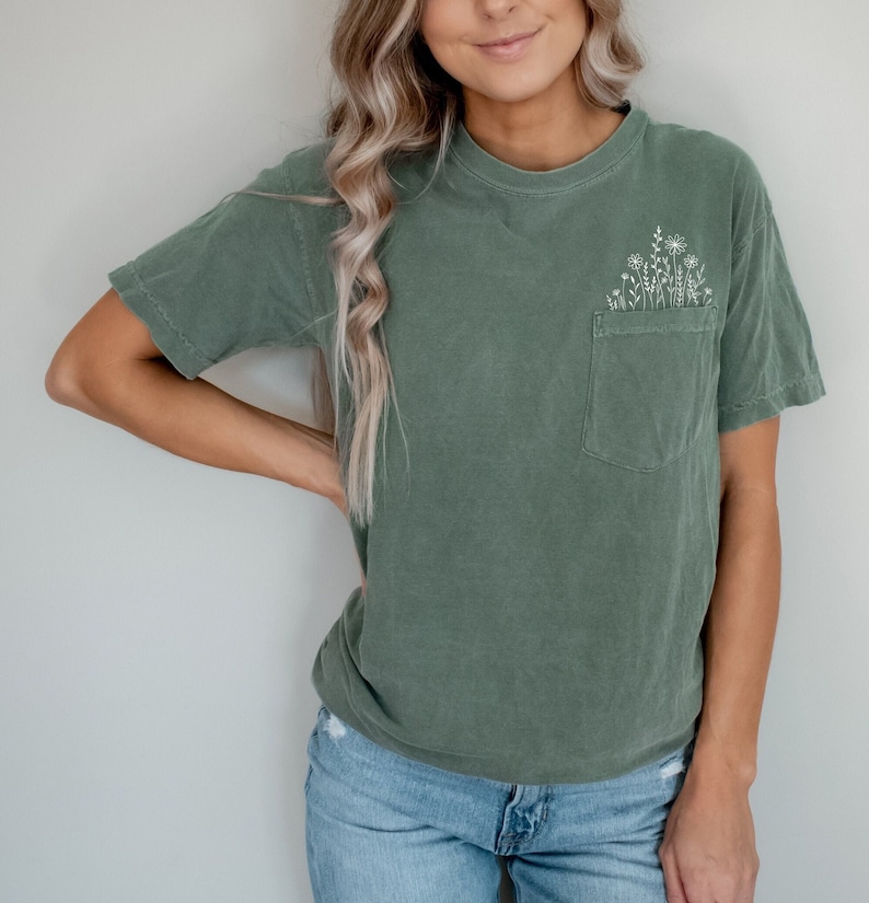 Wild Flowers Shirt, Wildflower Tshirt, Floral Shirt, Botanical Shirt, Flower Shirt, Nature Lover Shirt,Ladies Shirts, Womens Tees,Flover Tee