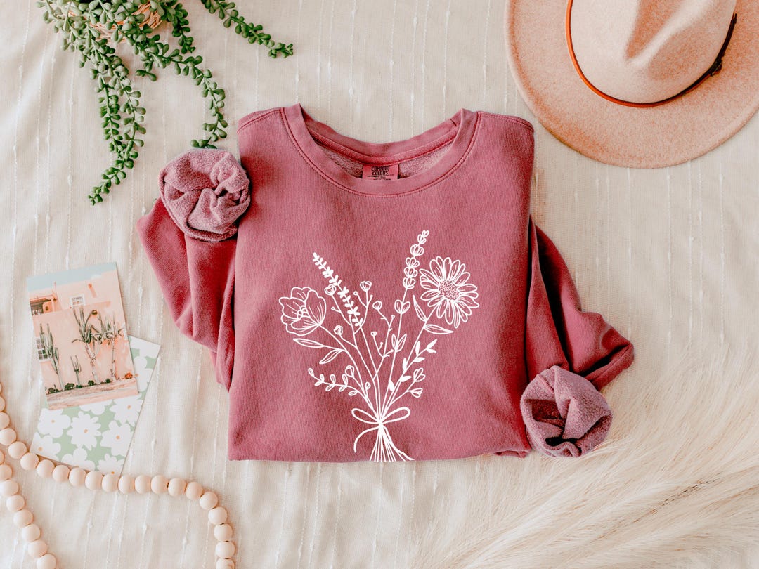 Comfort Color Botanical Wildflowers Bouquet Plant Nature Lover ...