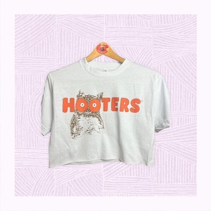 Hooters cropped top shirt