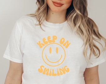 Happy Face Shirt Smile Tee Retro Smile Face Shirt Aesthetic Shirt Smile Face T-Shirt Trendy Clothes Y2K shirt Good Energy Shirt VSCO shirt