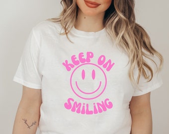 Happy Face Shirt Smile Tee Retro Smile Face Shirt Aesthetic Shirt Smile Face T-Shirt Trendy Clothes Y2K shirt Good Energy Shirt VSCO shirt