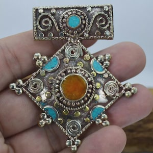 Vintage Tuareg Southern Cross Pendant – Handmade Berber Necklace with Turquoise Stone, Authentic Tribal Ethnic Jewelry