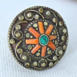 Vintage Tibetan Thumb Ring – Handmade Nepal Jewelry with Turquoise, Coral & Lapis, Boho Ethnic Style