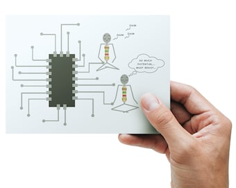 Op de afbeelding: Een hand houdt een kaart vast met een cartoonillustratie van een weerstand die mediteert en denkt "Zoveel potentieel... Moet weerstaan..." terwijl hij naar een printplaat met een microchip kijkt.