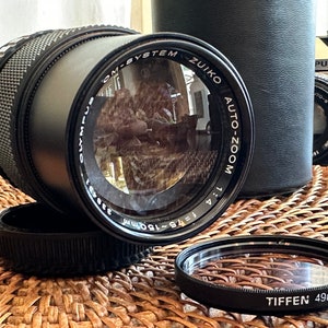 Olympus Zuiko 75-150mm f4 zoom lens for Olympus OM analog 35mm film cameras - very nice condition!