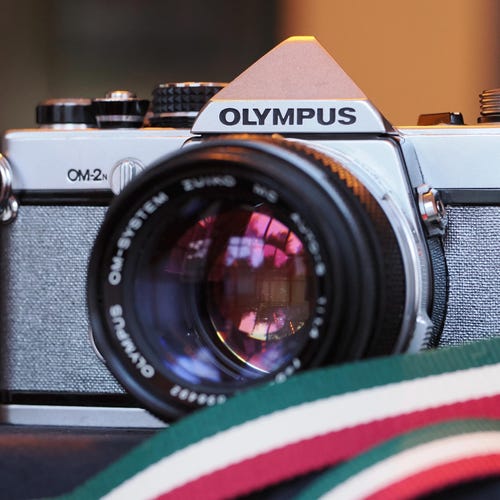 Yashica MINOLTA OLYMPUS フィルムカメラ Yashica 109 Analog 35mm Film Camera - With Built-in Motor