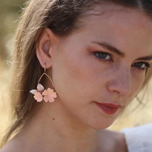 Pfirsich Blume Boho Braut Ohrringe, Zarte Porzellan Blume Hochzeit Schmuck, Blatt Braut Ohrringe, Statement Hochzeit Ohrringe, Boho Schmuck