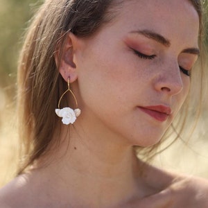 Muschel Blätter Braut Ohrringe, Blume Boho Ohrringe Hochzeit, Gold Braut Schmuck, Blume Statement Braut Ohrringe, Boho Braut Ohrringe