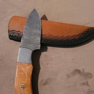 Handmade Damascus Steel Skinner knife