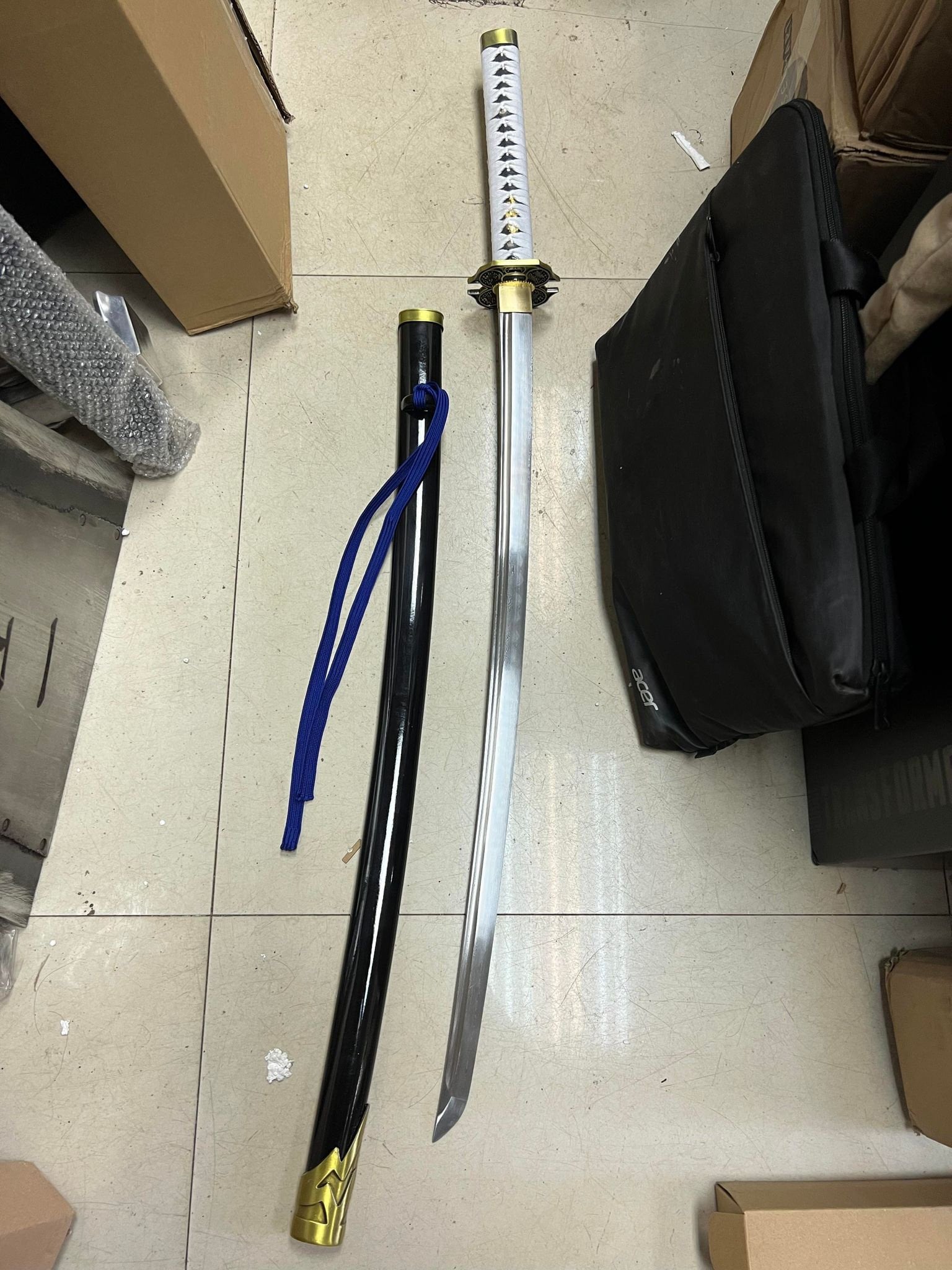  Plastic Vergil Sword Yamato,Devil May Cry,Anime Original  Texture,1:1 Restore,Vergil Role Play Accessories,Used For Collection and  Role-Playing : Sports & Outdoors