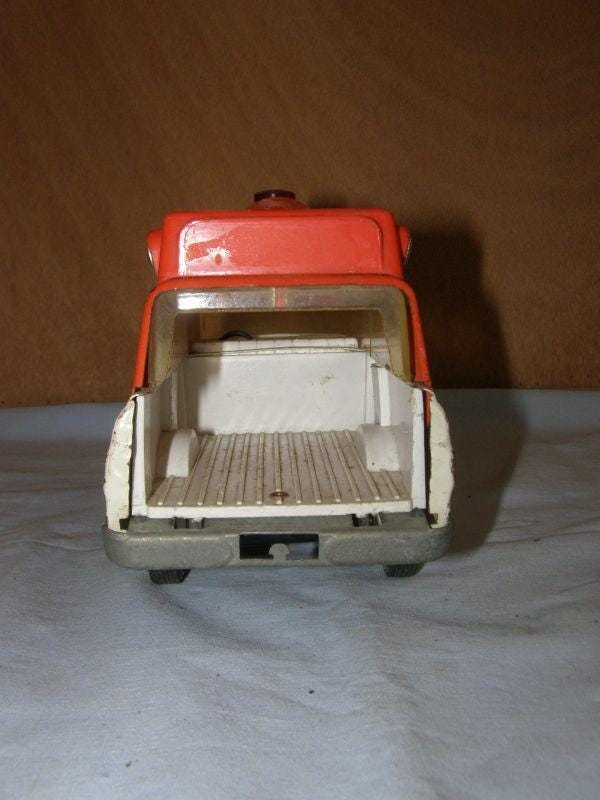 Tonka トンカ ブリキ Jeep 救急車 ヴィンテージおもちゃ 2 個セット - 1970 年代 - ブリキ製 - 乗り物