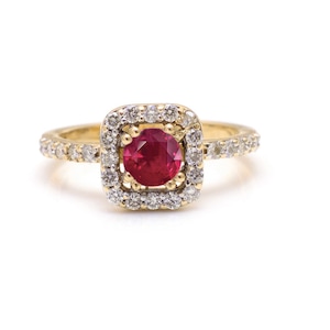 Natural Round Shape Burma Ruby & Diamond Solitaire Ring in 18k Solid Gold For Women Handmade Ring Engagement Ring