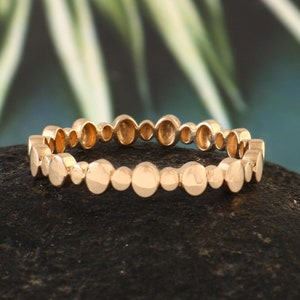 Oval Band Ring in 18k Solid Gold Minimalist Wedding Band, Alternating Oval Ring Women, minimal stackable ring,  pebble, dots, moon, bubble