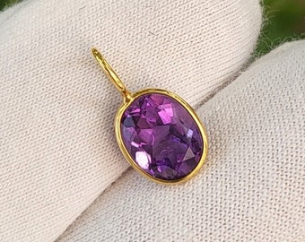 Natürlicher Amethyst Oval Anhänger aus 18 Karat Massivgold Anhänger für Frauen Minimalist Anhänger Kleiner Anhänger Für den Alltag Februar Birthstone