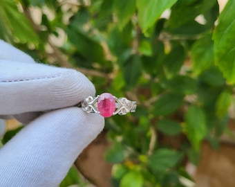 Natuurlijke robijn ring in 18k massief gouden ring vrouwen ring handgemaakte ring solitaire ring verjaardag ring ovale ring edelsteen ring cadeaus voor haar
