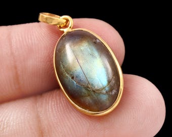 AAA Quality Natural Labradorite Pendant in 18k Solid yellow Gold for women Oval Shape Handmade Pendant Gold Bezel-Setting Pendant