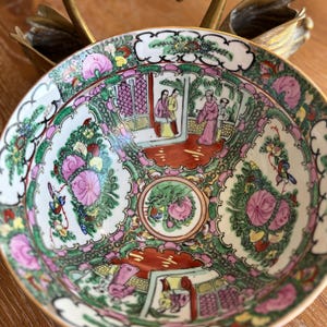 Vintage Rose Medallion Bowl 10 Inch – Chinese Export Porcelain – Hand Painted Decorative Bowl - Famille Rose