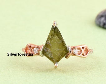 Rough Authentic Moldavite Ring - Minimalist Ring - Raw Natural Moldavite Ring - Meteorite Ring - Transformation Crystal Moldavite Jewellery