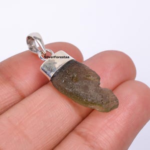 Authentic Moldavite necklace, Meteorite Pendant, Meteorite Necklace, Natural Moldavite Pendant Necklace, 925 Sterling Silver Tektite Jewelry