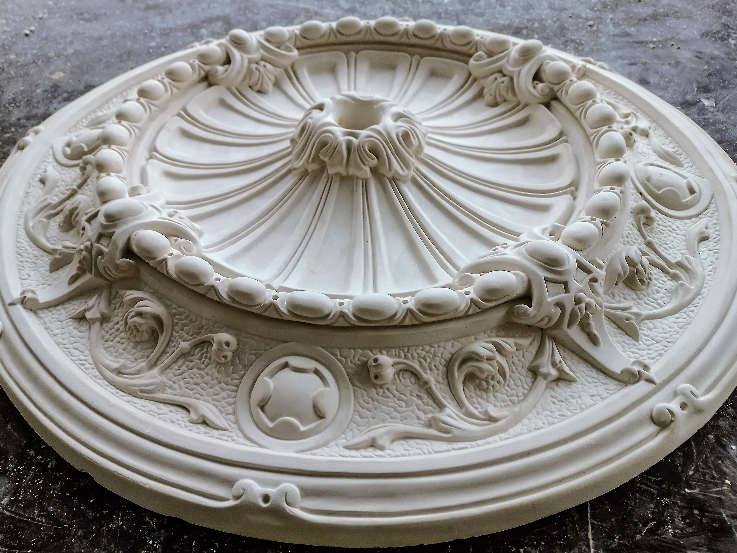 Plafond Rose Plâtre Blanc Uni Traditionnel Victorien 720mm Fait