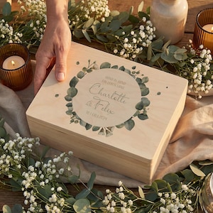 VCaja de recuerdos personalizada con diseño botánico - Personalizada con nombres y fecha - Regalo de boda de alta calidad