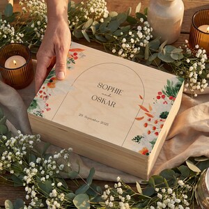 VCaja de recuerdos personalizada con diseño botánico - Personalizada con nombres y fecha - Regalo de boda de alta calidad