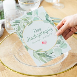 AMARI® Hochzeitsquiz -  50 Karten DIN A5 mit 18 lustigen Fragen - Ideales Hochzeitsspiel für Gäste und Brautpaar