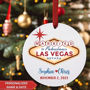 Adorno de boda de Las Vegas Regalo de boda personalizado para recién casados Casados en Las Vegas Nevada Primer regalo de Navidad para parejas Aniversario