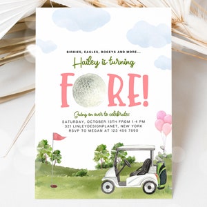 Puede incluir: Una invitaci&oacute;n de cumplea&ntilde;os con tem&aacute;tica de golf con un carrito de golf rosa y blanco, una pelota de golf y el texto "&iexcl;Hailey cumple 4!" &iexcl;Ven a celebrar! S&aacute;bado 15 de octubre de 1 a 4 PM. 321 Linleydesignplanet, Nueva York. RSVP a Megan al 123 456 7890.