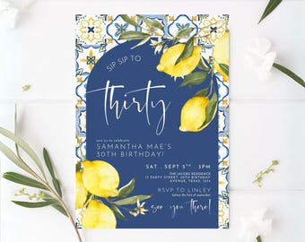 Invitación de cumpleaños con limón mediterráneo: Temática italiana de azulejos azules (Plantilla imprimible, 13 x 18 cm, descarga digital)