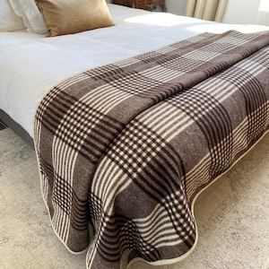 Vintage Plaid Wool Blanket: 70s Spanish Mantas de Grazalema