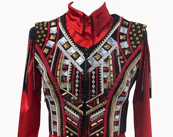 Colete e camisa para show western: jaqueta de montaria com detalhes em strass