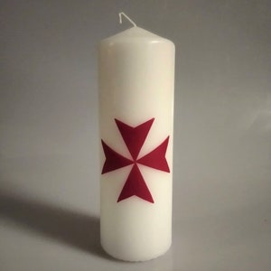 Candle with Templar cross made of red wax
