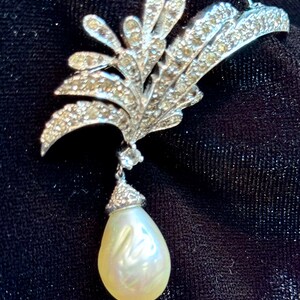 JOMAZ VINTAGE CLEAR Rhinestone Pearl Pin Brooch