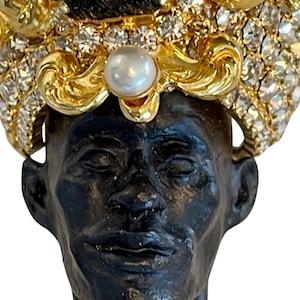 MOGUL BLACKAMOOR ペンダント ネックレス/ブローチ/イヤリング。ペンダントを外すと、見事なブローチになります。長さ 8 インチ、幅 4 インチで、目を引くデザインです。