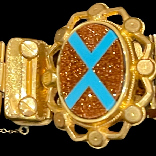 VICTORIAN SONNENSTEIN & TÜRKIS Vergoldetes Armband mit Nietenverzierung.