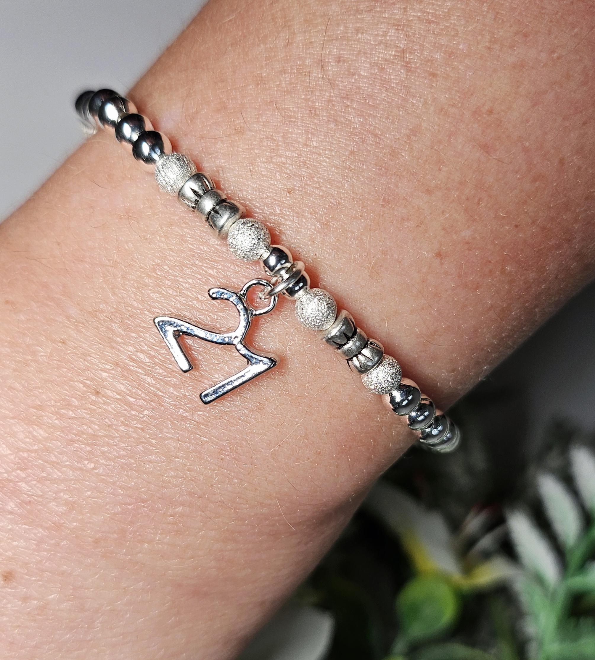 Lu Bella Happy New Job - Braccialetto da donna regolabile, in argento, con ciondolo a forma di fenicottero e sacchetto regalo, Misura unica, Metallo, Nessuna pietra preziosa