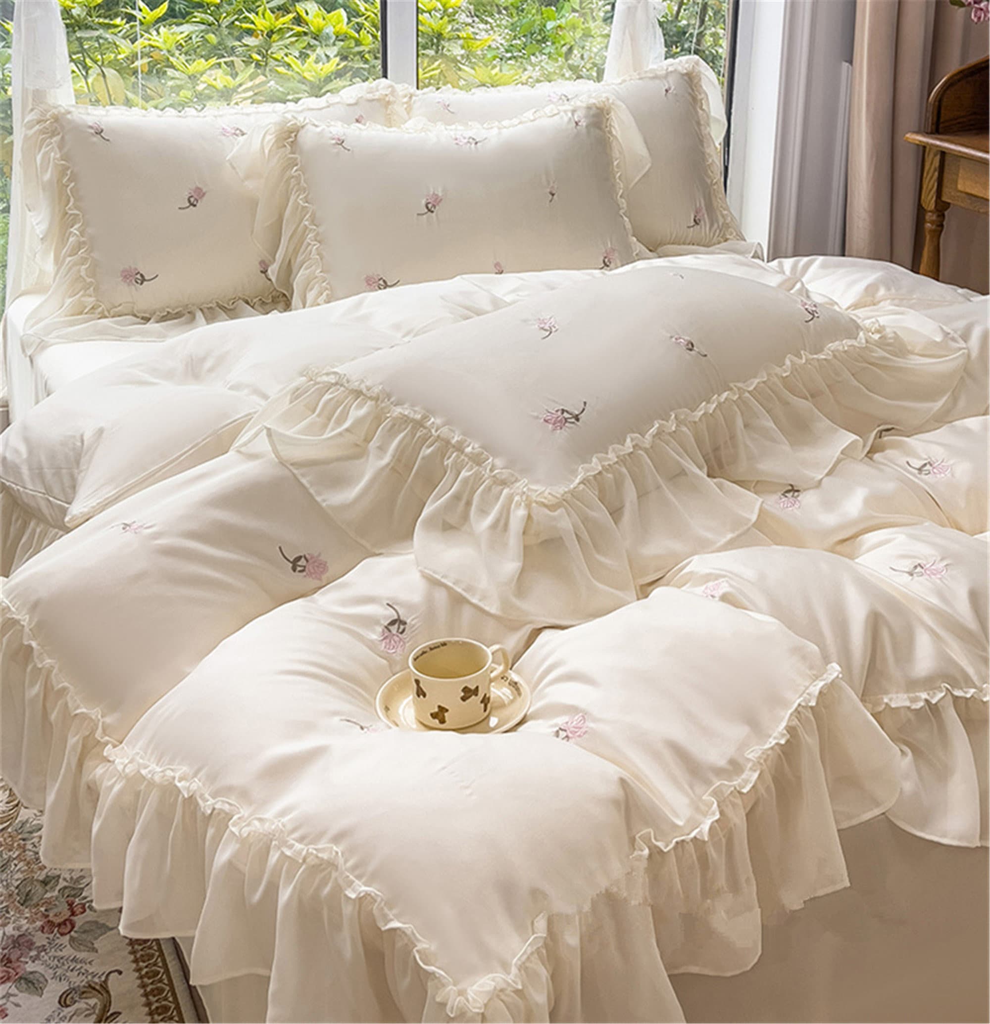 Candy Lace Gingham Ruffle Bedding Set / Pink  Ruffle bedding sets, Ruffle  bedding, Bedding set
