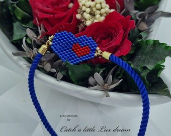 Adjustable bracelet with brick-stitch decoration Heart in heart
