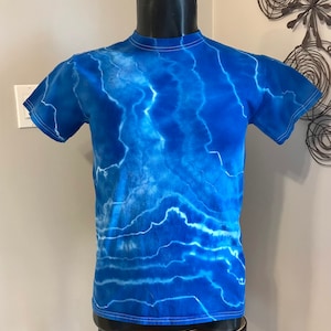 Adult Small Bluebird Geode Tie Dye T-Shirt