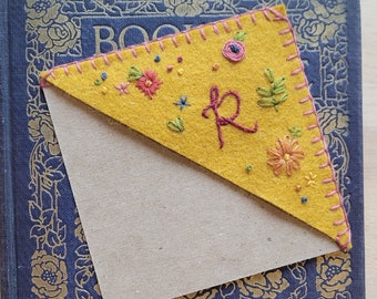Corner Bookmark, Personalized Bookmark, Embroidered Corner Bookmark, Felt Bookmark, Gifts for Book Lovers, Stocking Stuffers, Gifts for Her