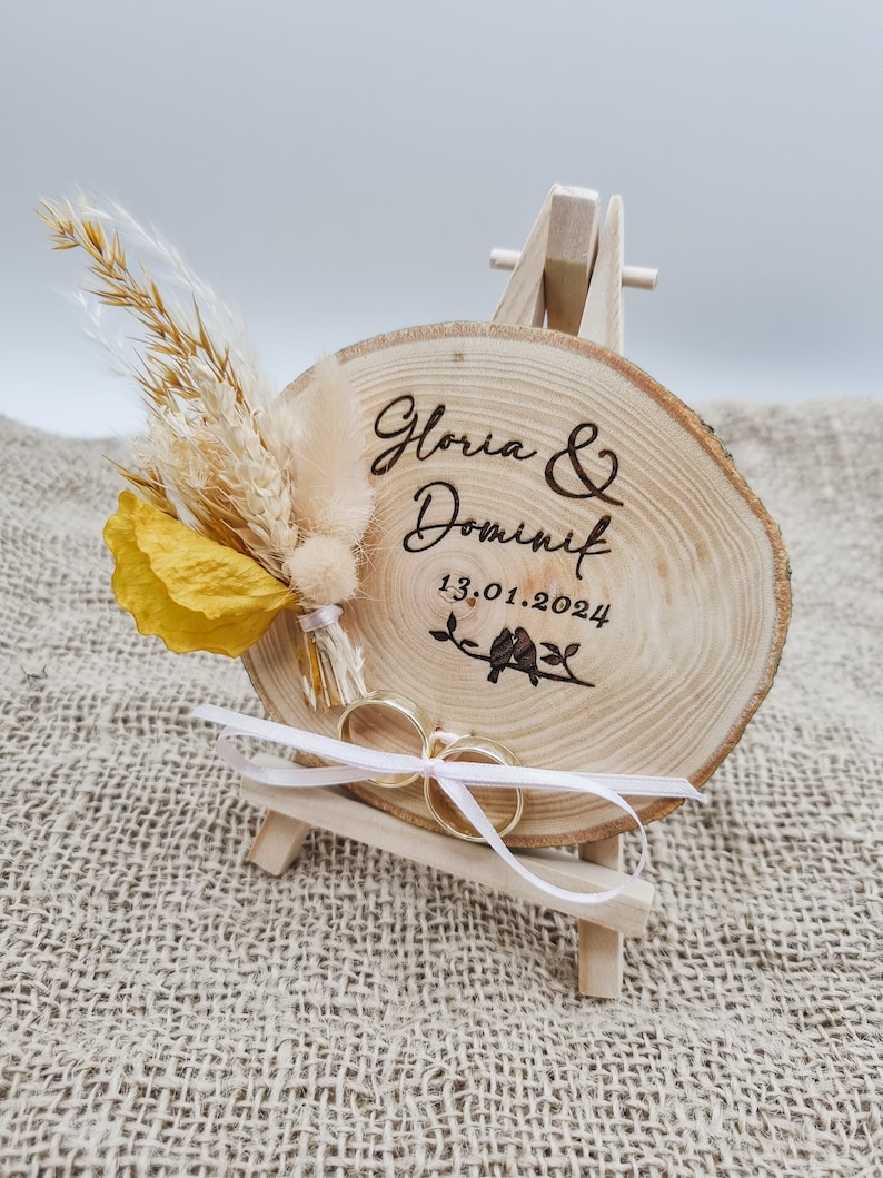 Ringkissen aus Holz mit Trockenblumen Baumscheibe Hochzeit Geschenk zum Jubiläum Trauringhalter mit Trockenblumen gelb/orange