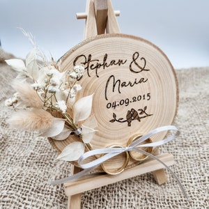 Cuscino ad anello in legno con fiori secchi | Nozze a fette d'albero | Regalo di anniversario | Portafedi nuziali con fiori secchi