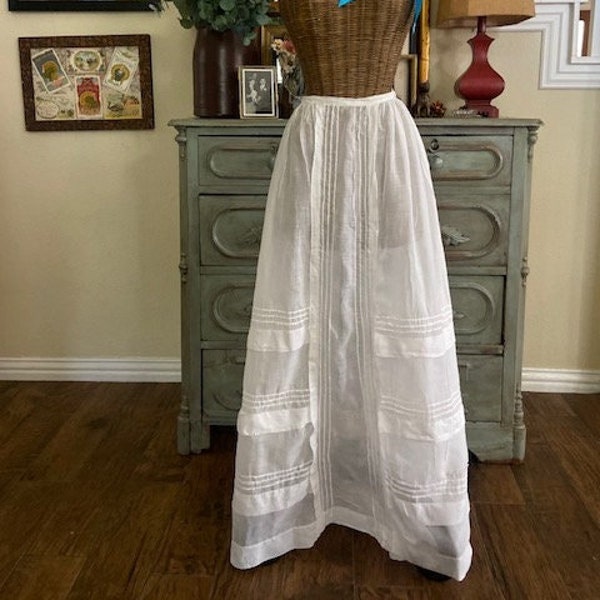 Antique Victorian White Cotton Bustle Lawn Skirt